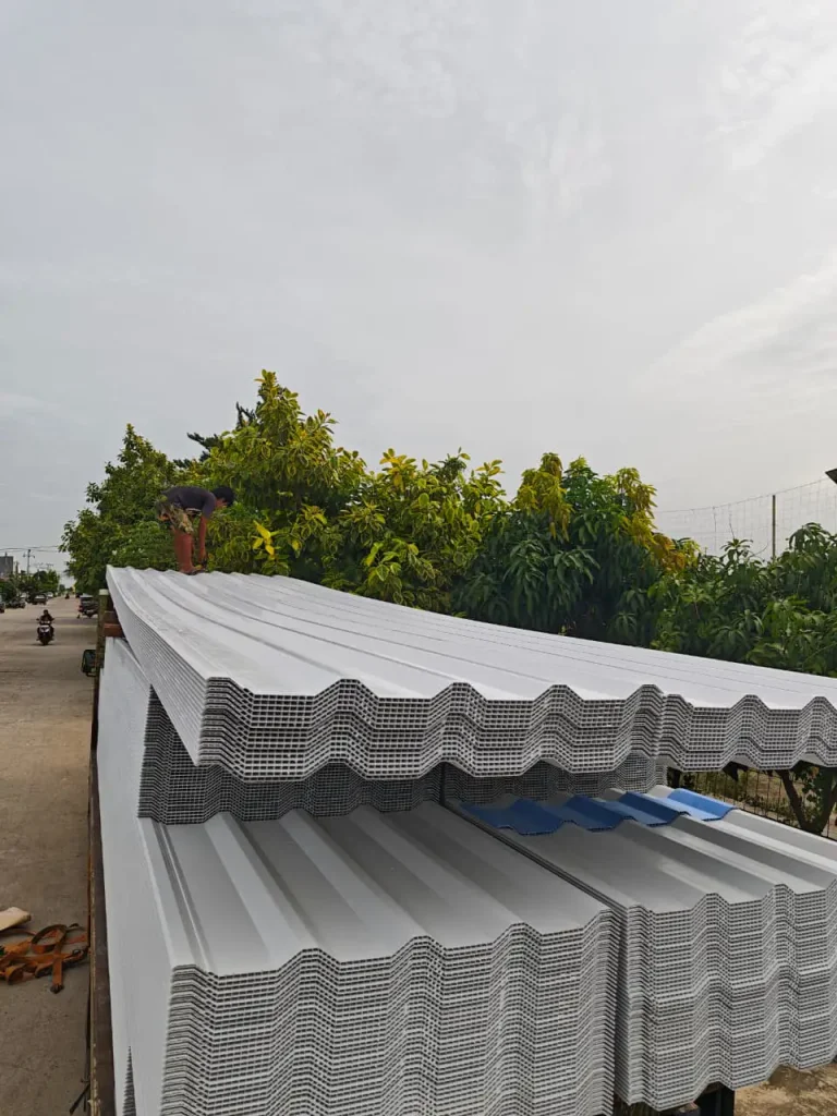 Struktur atap UPVC double layer AliStar Roof